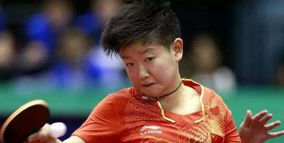 阿森納主場球衣設計尷尬錯誤！阿迪達斯緊急下架重新印刷！.