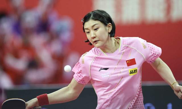 保持高昂的 保持高昂的