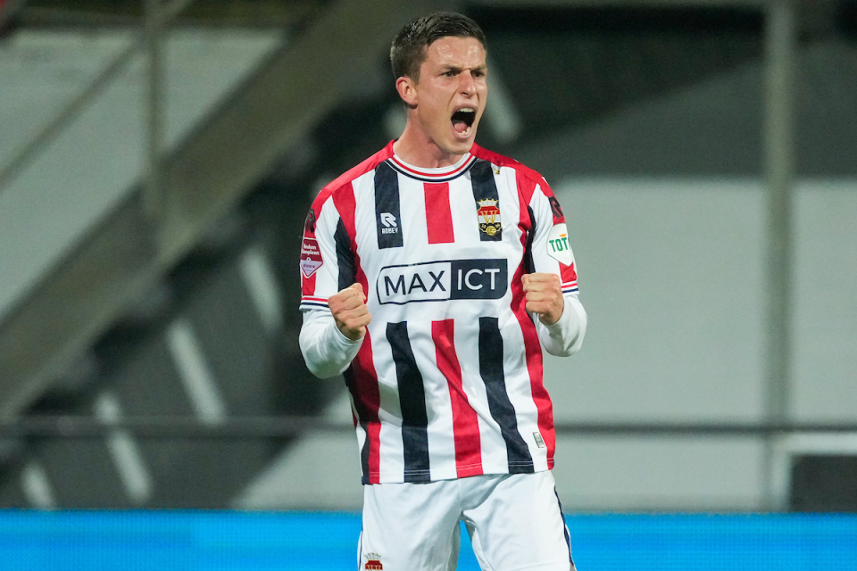 绪在一个晚 绪在一个晚