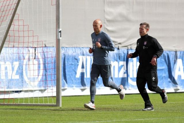 与球迷拥抱 与球迷拥抱